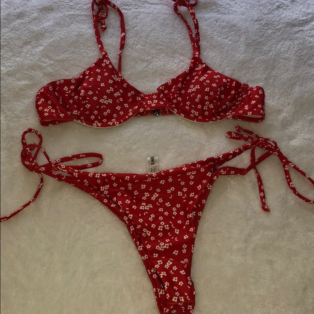 NEVER WORN brand new underwire bikini
